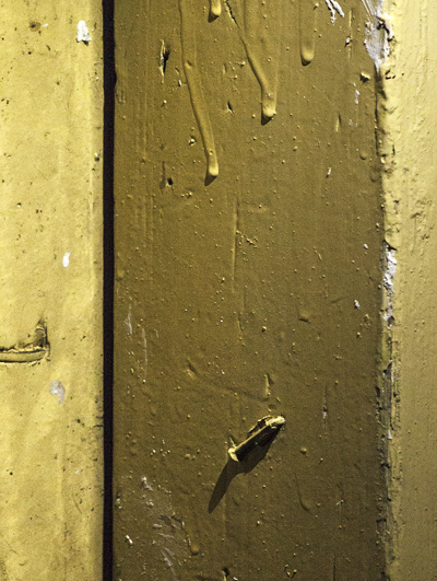 MEZUZAH OF BRONZE <br /> GÓRA KALWARIA <br /> PIŁSUDSKIEGO 13