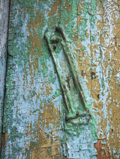 MEZUZAH OF BRONZE <br /> MIĘDYRZEC PODLASKI <br /> UL. JATKOWA 10